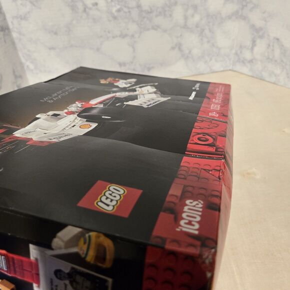 Lego Icon 10330 McLaren MP4/4 & Ayrton Senna F1 Model Race Car - Picture 9 of 10